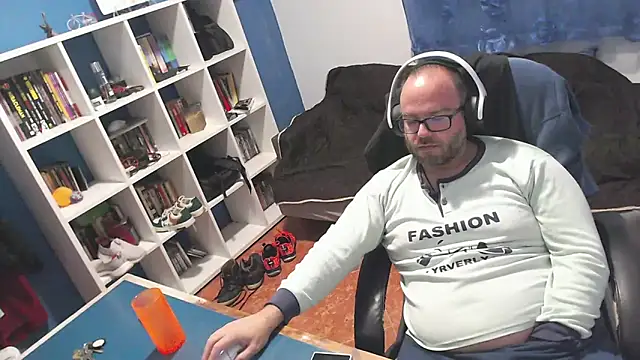 ravingr4d4 online show from 13, 11, 2025