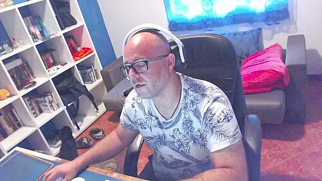 ravingr4d4 online show from 15, 6, 2026