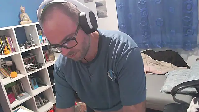 ravingr4d4 online show from 6, 11, 2025