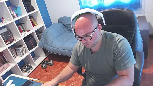 Snapshot of ravingr4d4 chatting on 27, 4, 2026 ravingr4d4 online show from 27, 4, 2026