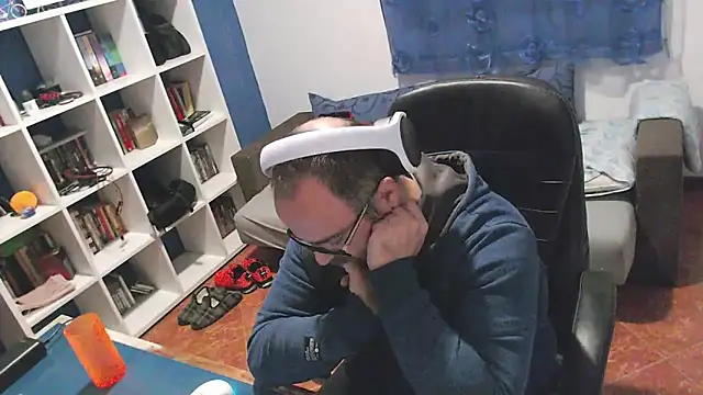 ravingr4d4 online show from 26, 11, 2025