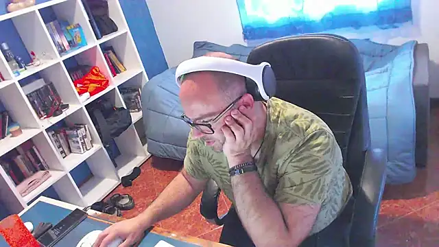 Snapshot of ravingr4d4 chatting on 5, 5, 2026 ravingr4d4 online show from 5, 5, 2026