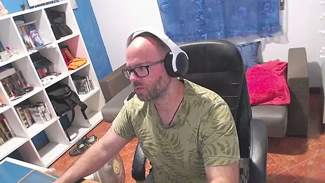 ravingr4d4 online show from 28, 6, 2026