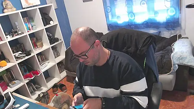 ravingr4d4 online show from 4, 11, 2025