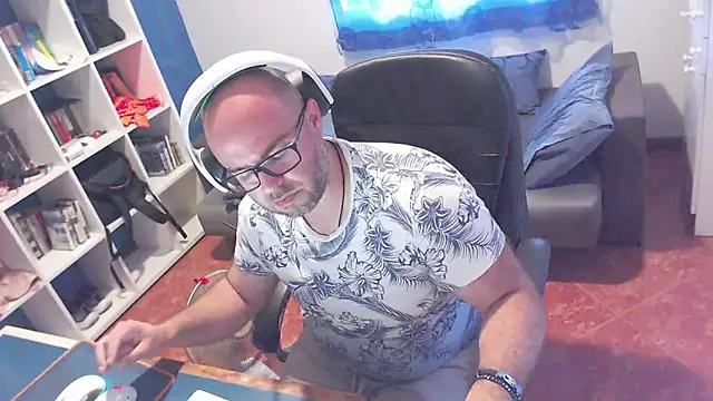 Snapshot of ravingr4d4 chatting on 28, 5, 2026 ravingr4d4 online show from 28, 5, 2026