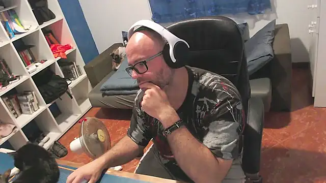 Snapshot of ravingr4d4 chatting on 28, 5, 2026 ravingr4d4 online show from 28, 5, 2026