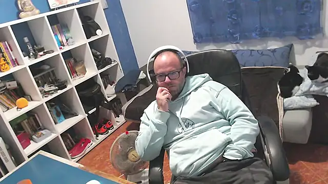 ravingr4d4 online show from 8, 11, 2025