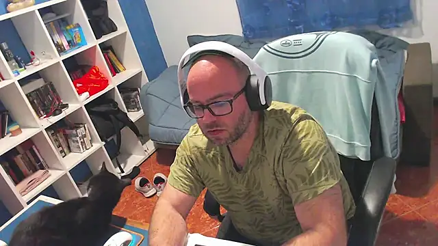 Snapshot of ravingr4d4 chatting on 5, 5, 2026 ravingr4d4 online show from 5, 5, 2026