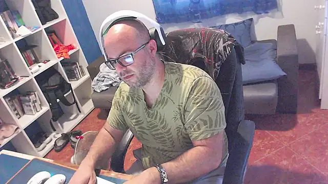 Snapshot of ravingr4d4 chatting on 26, 5, 2026 ravingr4d4 online show from 26, 5, 2026