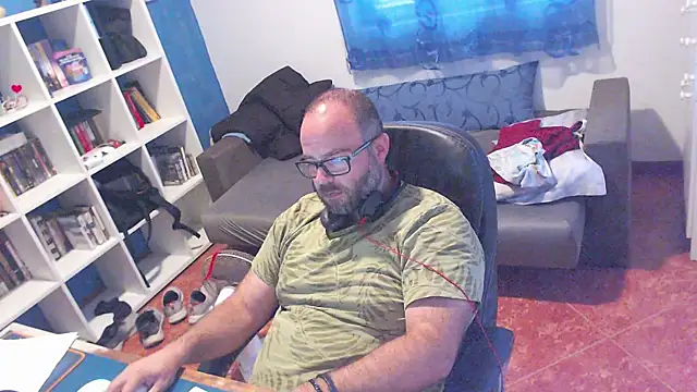 ravingr4d4 online show from 8, 7, 2026