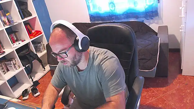 ravingr4d4 online show from 9, 6, 2026
