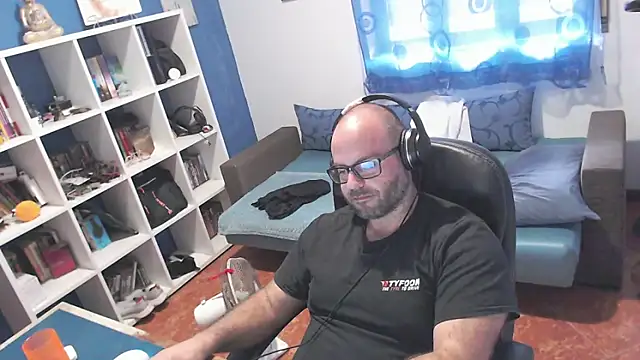 ravingr4d4 online show from 21, 10, 2025