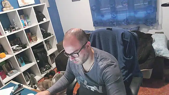 ravingr4d4 online show from 5, 11, 2025