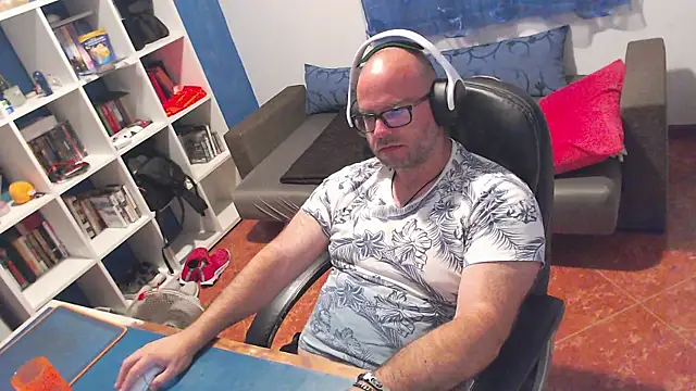 ravingr4d4 online show from 17, 6, 2026