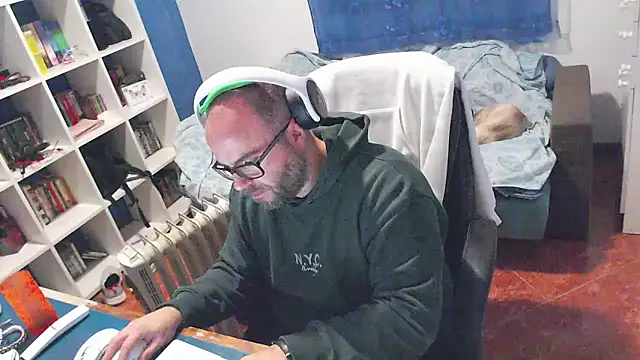 ravingr4d4 online show from 6, 1, 2026