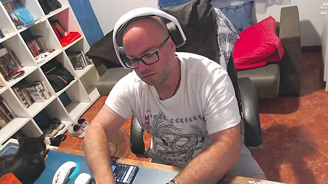ravingr4d4 online show from 15, 6, 2026