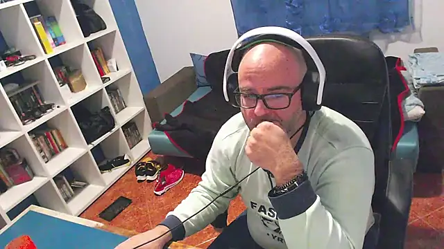 ravingr4d4 online show from 19, 12, 2025