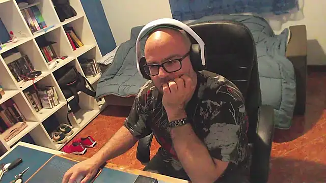 Snapshot of ravingr4d4 chatting on 29, 4, 2026 ravingr4d4 online show from 29, 4, 2026