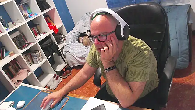 Snapshot of ravingr4d4 chatting on 19, 5, 2026 ravingr4d4 online show from 19, 5, 2026