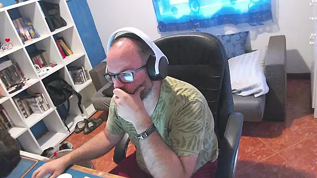 ravingr4d4 online show from 10, 7, 2026