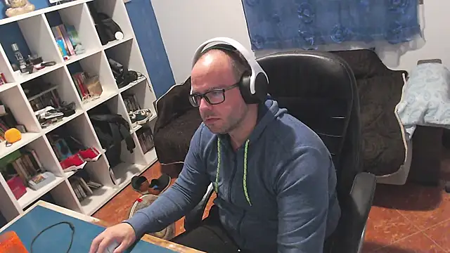 ravingr4d4 online show from 3, 11, 2025