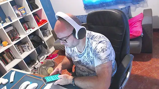 ravingr4d4 online show from 17, 6, 2026