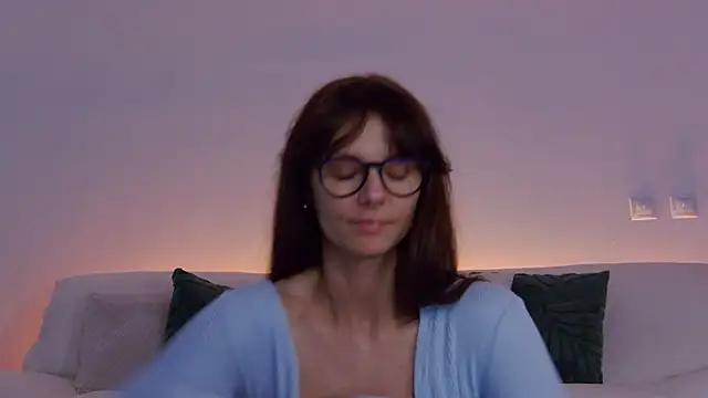 LilyRoselyn online show from 25, 3, 2026