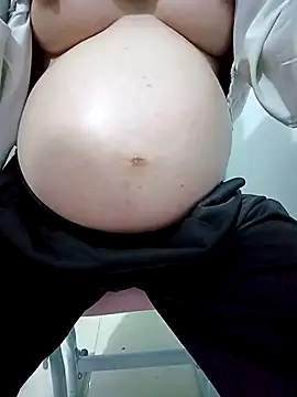 SweetGirl2k2 online show from 23, 3, 2026