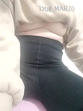 SweetGirl2k2 online show from 8, 3, 2025