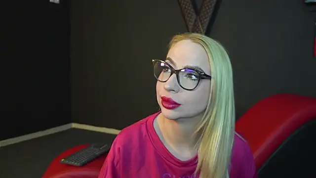 CelineConner online show from 28, 2, 2025