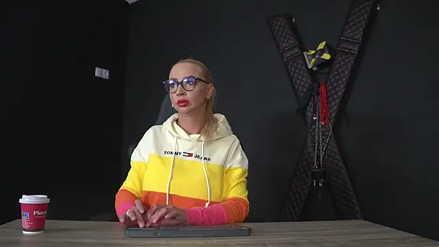 CelineConner online show from 9, 9, 2025