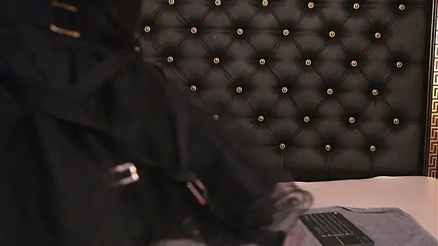 CelineConner online show from 15, 6, 2026