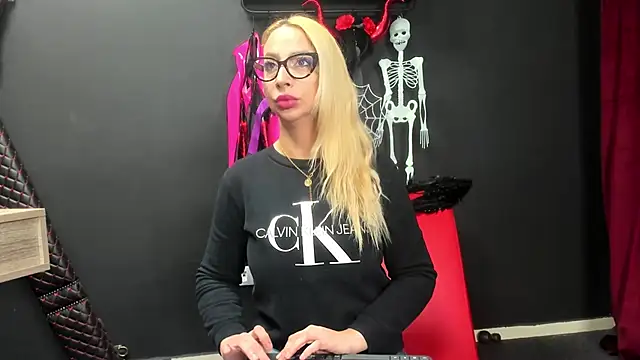 CelineConner online show from 10, 11, 2025