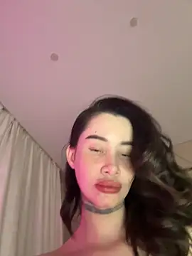 Yunasi online show from 4, 12, 2025