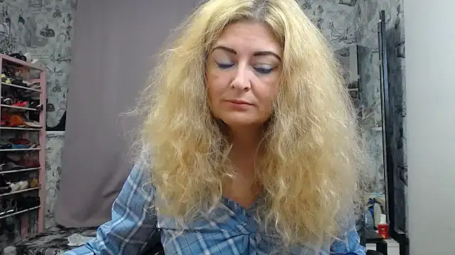 Helen1974 online show from 4, 10, 2025