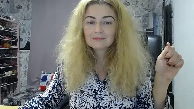 Helen1974 online show from 10, 10, 2025