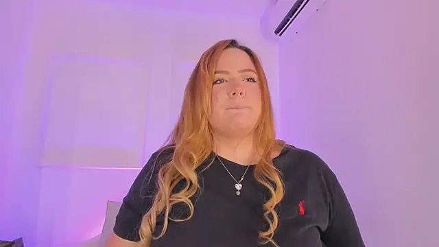 sophiarossee  online show from 15, 3, 2025