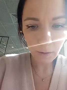 Brilliant-Queen1 online show from 2, 1, 2025