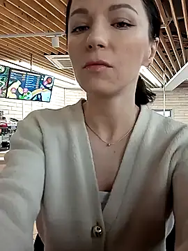 Brilliant-Queen1 online show from 12, 1, 2025