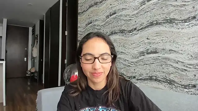 Sophi  a online show from 19, 10, 2025