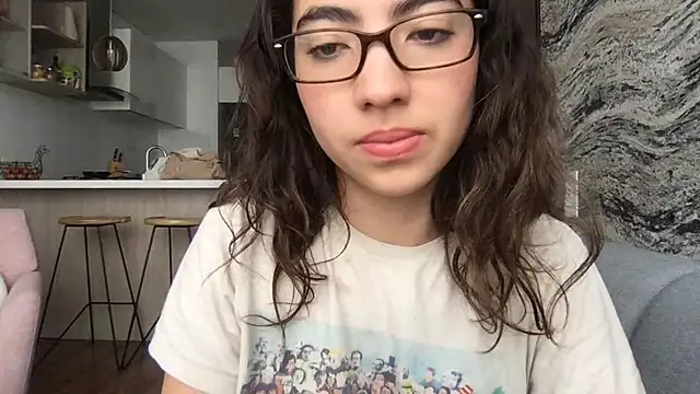 Sophi  a online show from 27, 3, 2026