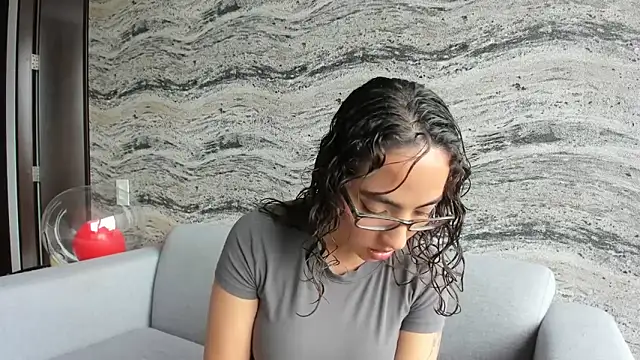 Sophi  a online show from 9, 10, 2025