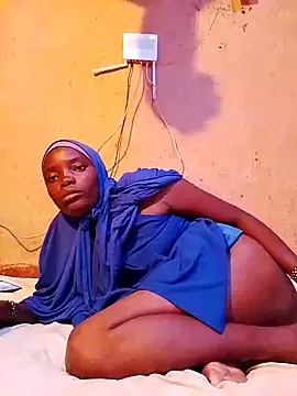 Snapshot of cute_naimah chatting on 12, 11, 2025 cute naimah online show from 12, 11, 2025