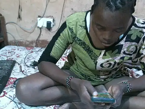 cute naimah online show from 13, 4, 2026