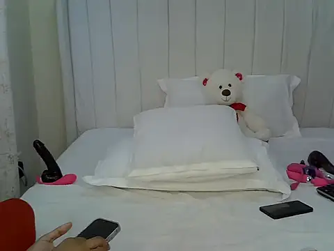 Baby champagne  online show from 1, 12, 2025