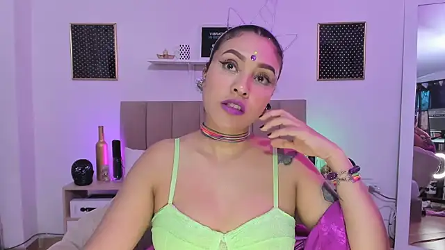 Snapshot of Zoe_Gruber chatting on 18, 10, 2025 Zoe Gruber online show from 18, 10, 2025