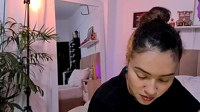 Snapshot of Zoe_Gruber chatting on 20, 11, 2025 Zoe Gruber online show from 20, 11, 2025