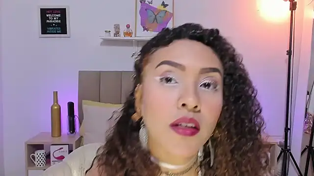 Snapshot of Zoe_Gruber chatting on 14, 11, 2025 Zoe Gruber online show from 14, 11, 2025