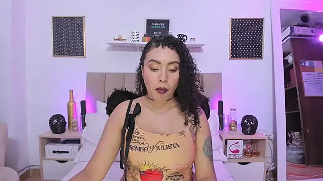 Snapshot of Zoe_Gruber chatting on 17, 10, 2025 Zoe Gruber online show from 17, 10, 2025