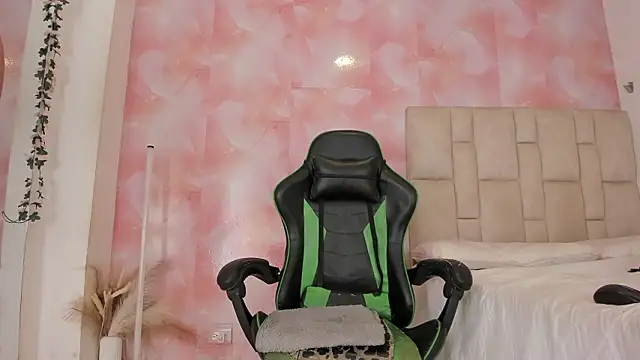 emily lean  online show from 22, 3, 2026